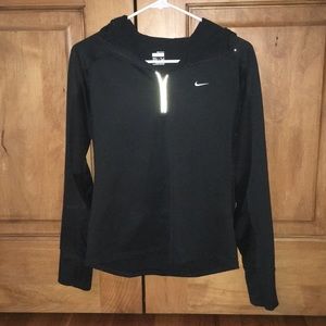 Women’s Nike 1/4 zip hoodie size M